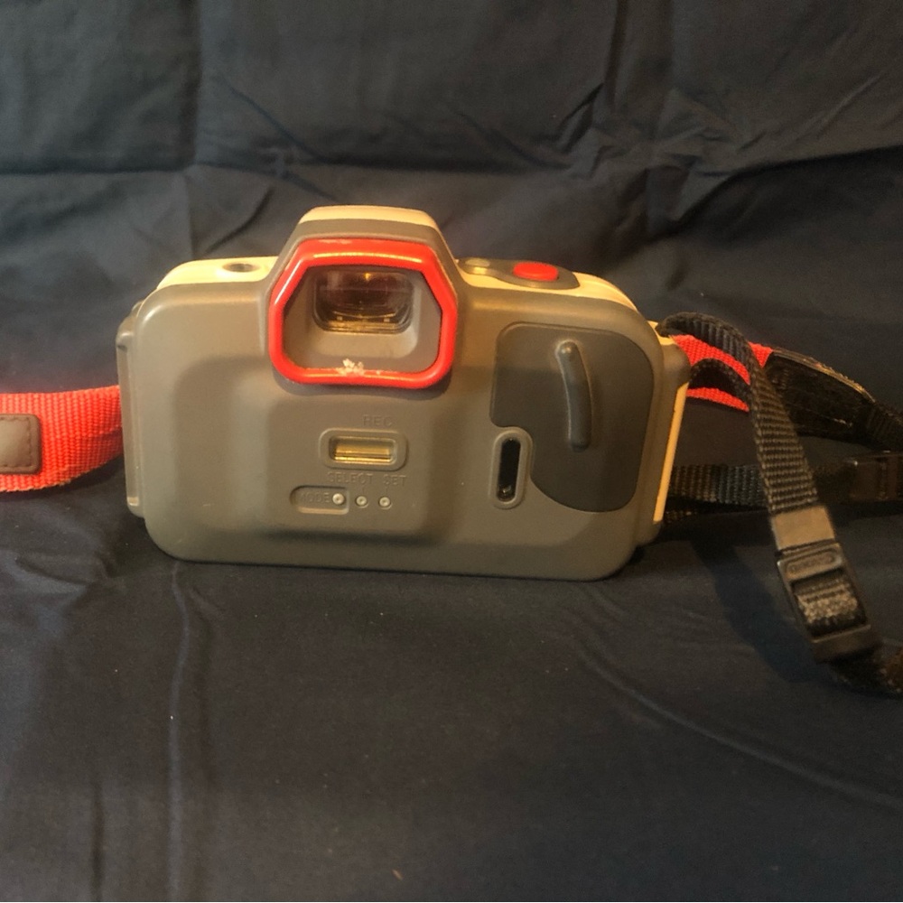 Canon A1 underwater camera 35 mm original strap & in working order needs battery - Picture 3 of 11
